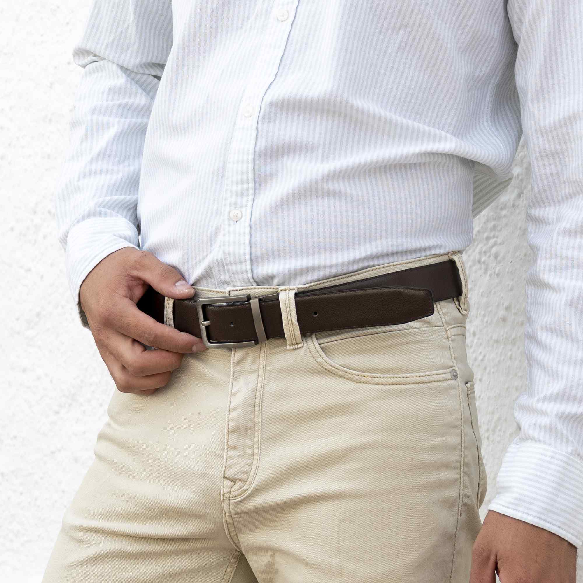 Cinturón liso reversible de cuero 120 cm negro y marron - imagen 7