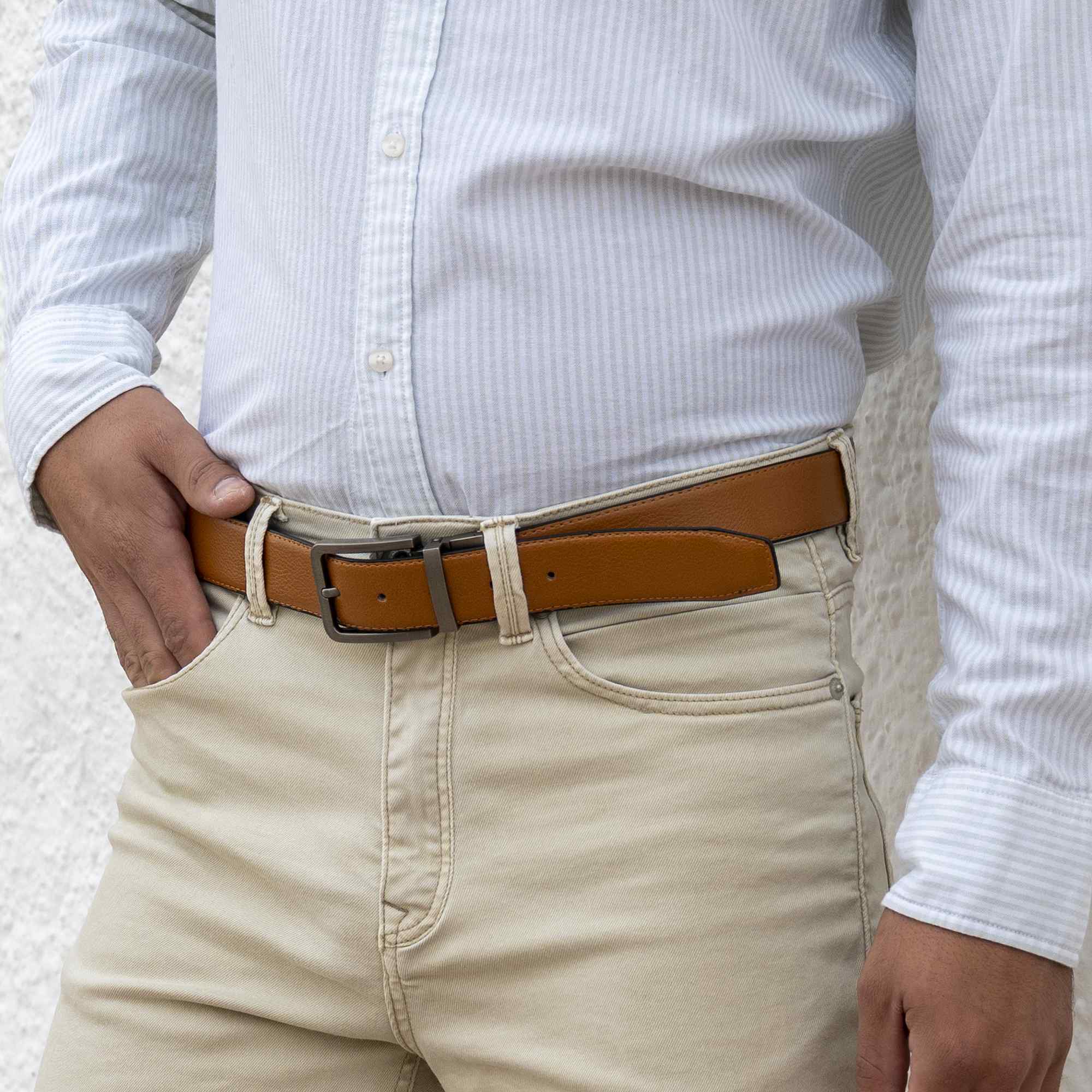 Cinturón liso reversible de cuero 110 cm negro y marron claro - imagen 7